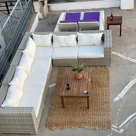 Refreshing House With Shared Terrace Near Sea In The Heart Of Bodrum 검벳